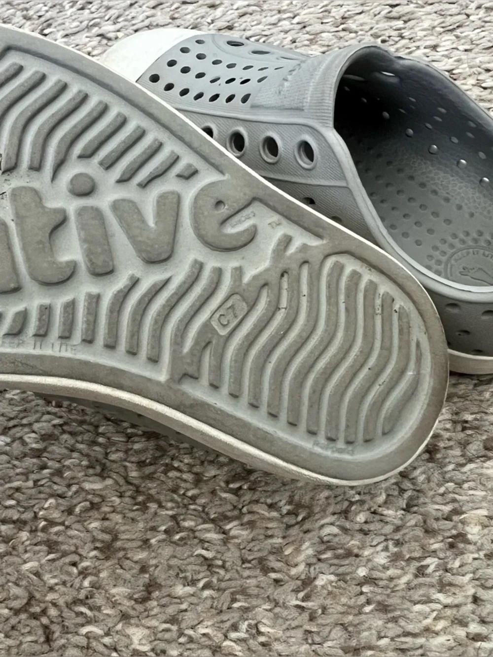 Native Jefferson Slip-On Kids Shoes in Gray Size 7